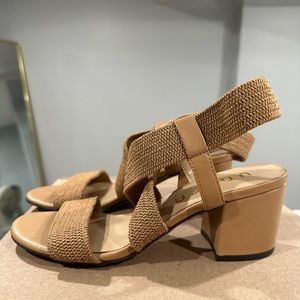 Tj maxx tan mid heels comfortable, wide feet friendly worn once for a photoshoot